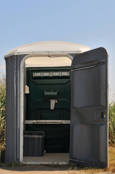 Best Porta potty delivery and setup  in Elmwood Park, IL